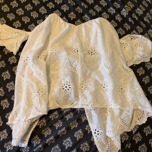 Keyhole lace strapless shirt